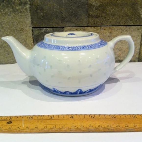 Rice pattern white & Blue Chinese 50's, Tea pot w/ 2 matching cups. - Picture 11 of 12